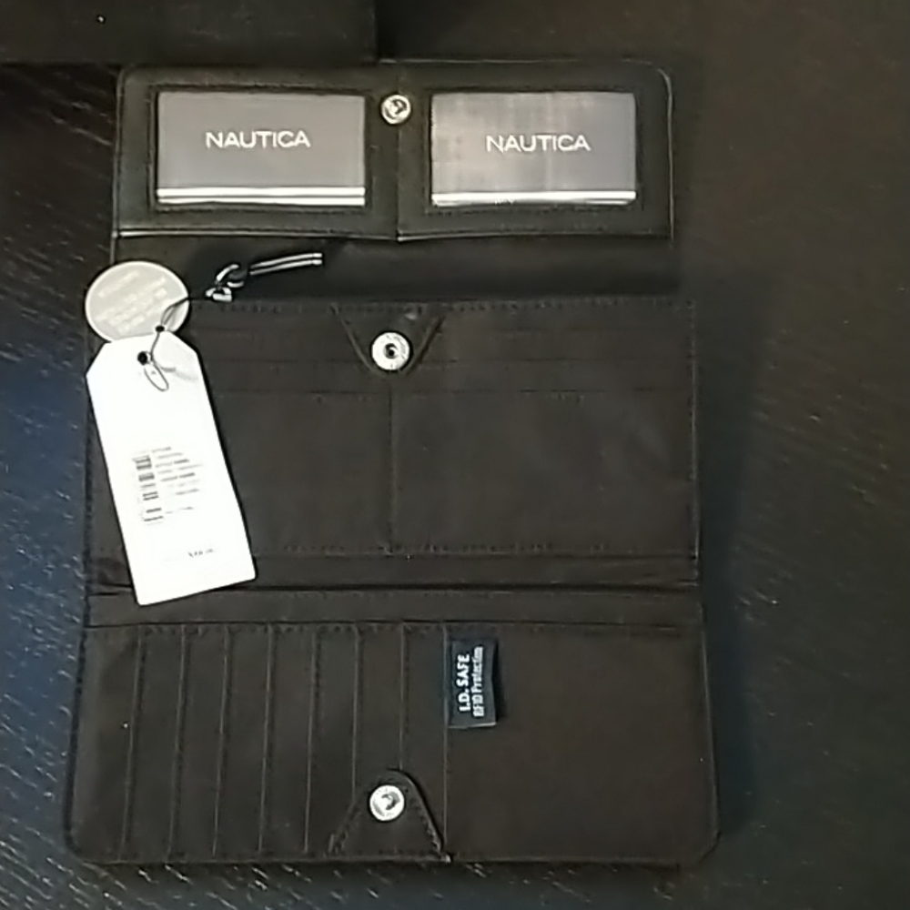 NWT Large Black Nautica Wallet